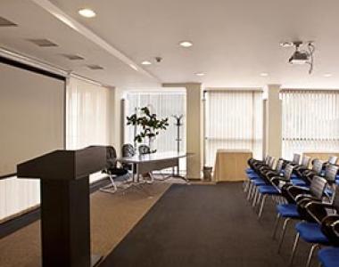 Thumbnail Delegation Attends Dubai Maritime Conferences